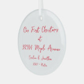 パーソナライズされた初めてのクリスマス新しいホームアドレス赤 ガラスオーナメント (正面左)