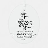 パーソナライズされた初めてのクリスマス結婚した名 メタルオーナメント (正面)