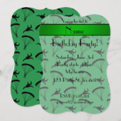 パーソナライズされた名前の緑のスカイダイビングパターン 招待状 (正面/裏面)