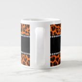 パーソナライズされた名前orange leopard pattern ジャンボコーヒーマグカップ (裏面)