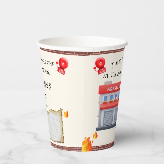 パーソナライズされた地球に優しかわいい女子ファイアファイター 紙コップ (右)