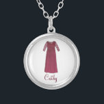 パーソナライズされた嫁のネックレス結婚の母 シルバープレートネックレス<br><div class="desc">ネックレスはオリジナルのマーカーイラストレーションを備えかわいらし、バーガンディな新婦のドレス。単にブライダルパーティギフトユニークのためにパーソナライズ！デザイナーは、自分の色やテーマに合わせてカスタムのデザインを作成しアップロードすることができ結婚る – -クリック「このデザイン」と呼ばれるデザインプロセスを開始するためのカスタムのデザインを作成しアップロードすることができる！</div>