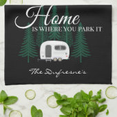 「パーソナライズされた家は駐車場」 キッチンタオル (折り畳み)