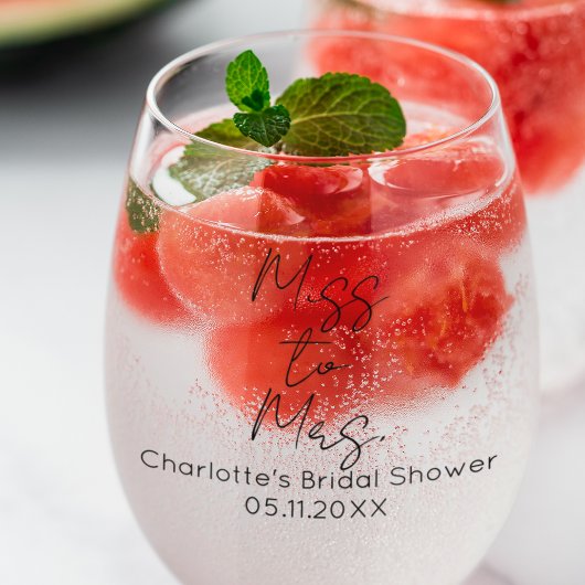 パーソナライズされた恋しく思ブライダルシャワー ステムなしワイングラス