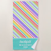 パーソナライズされた数々の色ストライプ色 ビーチタオル (正面)