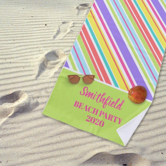 パーソナライズされた数々の色ストライプ色 ビーチタオル