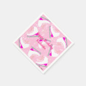 パーソナライズされた文字アイススケートで滑るピンク柄かわいい スタンダードカクテルナプキン (角)