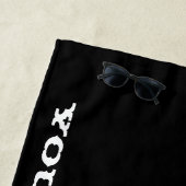 パーソナライズされた文字ブラックスカルハーフ顔マスク ビーチタオル (インサイチュ)