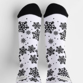 パーソナライズされた文字ホワイト&ブラックスノーフレーク模様 ソックス (上部)