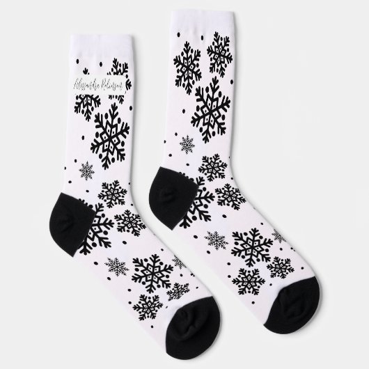パーソナライズされた文字ホワイト&ブラックスノーフレーク模様 ソックス (右)