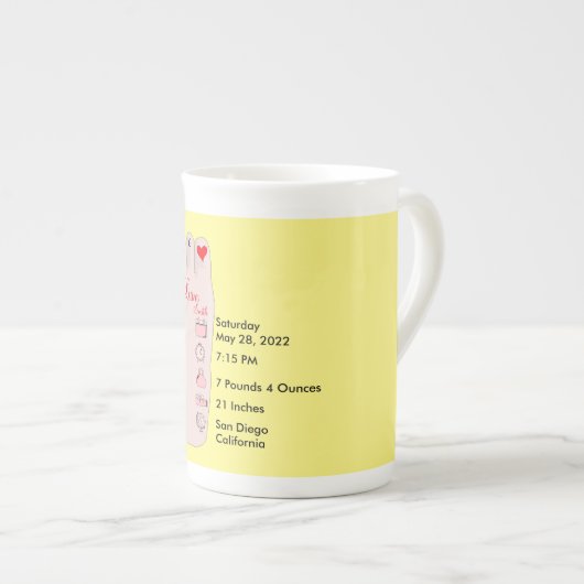 パーソナライズされた新生児ギフト誕生統計詳細 ボーンチャイナマグカップ (正面右)