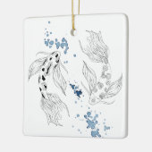 パーソナライズされた日本のコイ魚の泳ぐクリスマス セラミックオーナメント (左)