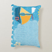 パーソナライズされた明るい黄色のサンブルーセーリングボート アクセントクッション (裏面(縦))