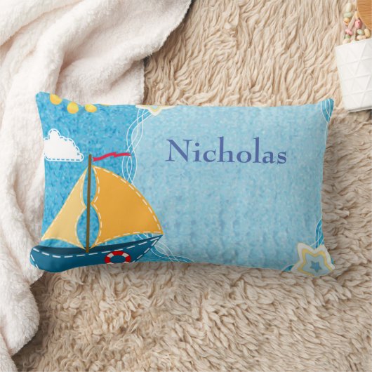 パーソナライズされた明るい黄色のサンブルーセーリングボート ランバークッション (ブランケット)
