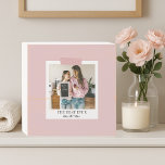 パーソナライズされた最高のEver Mom Photo Pink ウッドボックスサイン<br><div class="desc">「美し祝い姿の母は誇らしげに飾ることができる。このパーソナライズされた木製の箱の看板は、パステルピンクの背景とカスタムハートの形の写真と甘いメッセージ「The最高の Ever Mom」を備えている。 母の日でも彼女の誕生日でも、単に、この永遠の作品は、棚、机、壁に愛と暖かさを追加する。</div>