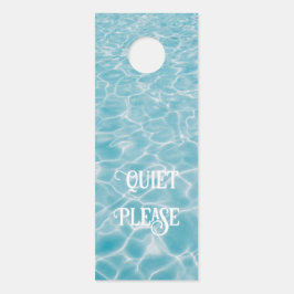 パーソナライズされた水中競技プールの反射 ドアノブサイン