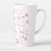 パーソナライズされた水彩ルビーローズのウェディングシャワー カフェラテマグ (右)