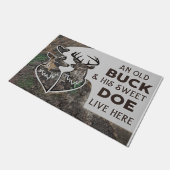 パーソナライズされた狩りカップルドマット |古い金 ドアマット (アングル)