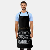 パーソナライズされた理容師力 エプロン (着用した状態)