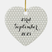 パーソナライズされた白いドーム結婚の装飾 セラミックオーナメント (裏面)