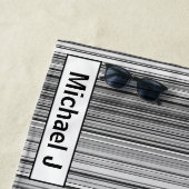 パーソナライズされた白黒グストライプのレーパターン ビーチタオル (インサイチュ)