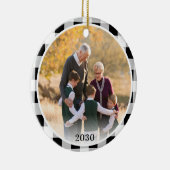パーソナライズされた白黒格子模様のクリスマスフォト セラミックオーナメント (右)