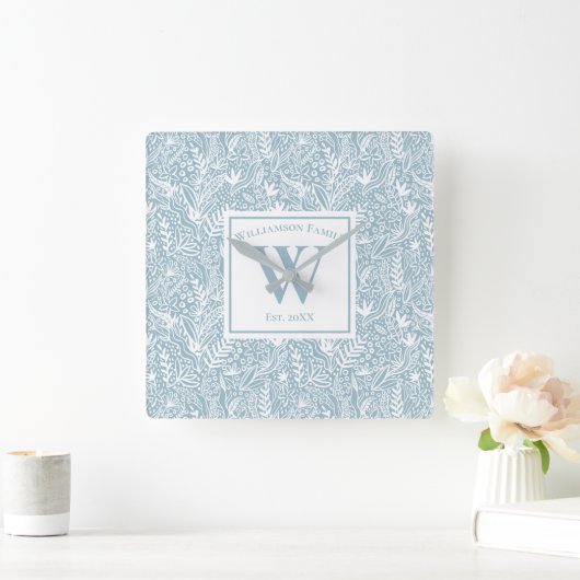 パーソナライズされた石板ブルーとホワイトフローラ スクエア壁時計 (ホーム)