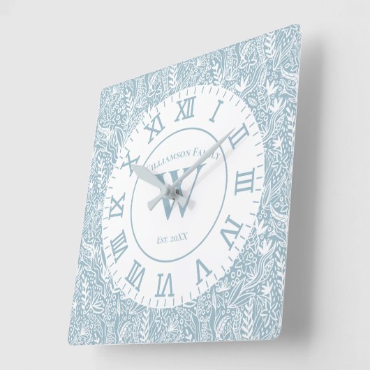 パーソナライズされた石板ブルーとホワイトフローラ スクエア壁時計 (傾斜)