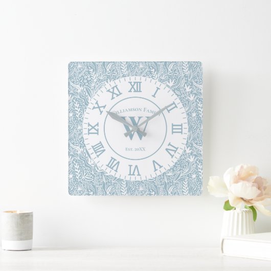 パーソナライズされた石板ブルーとホワイトフローラ スクエア壁時計 (ホーム)
