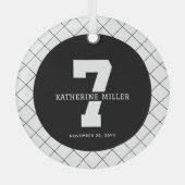 パーソナライズされた第7誕生日モダン及びエレガント ガラスオーナメント (正面)