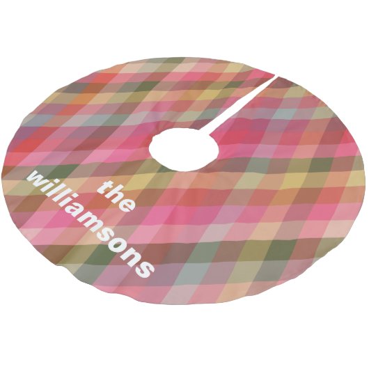 パーソナライズされた素朴Plaid Family Name Christmas ブラッシュドポリエステルツリースカート (アングル)