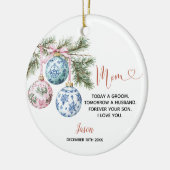 パーソナライズされた結婚クリスマス新郎のお母さん セラミックオーナメント (左)