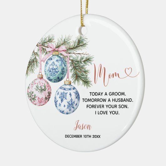 パーソナライズされた結婚クリスマス新郎のお母さん セラミックオーナメント (左)