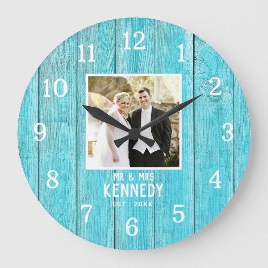 パーソナライズされた結婚写真記念日ブルーウッド ラージ壁時計 (正面)