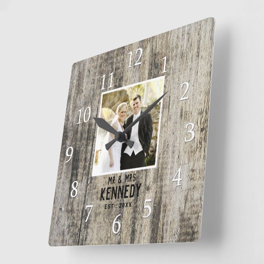 パーソナライズされた結婚記念木素朴材 スクエア壁時計 (傾斜)