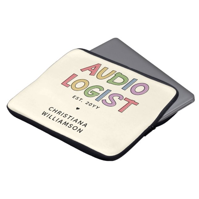 パーソナライズされた聴覚士の卒業ギフト ラップトップスリーブ (正面上部)