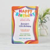 パーソナライズされた虹の波の誕生日カード 招待状 (スタンド正面)