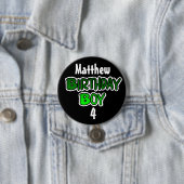 パーソナライズされた誕生日ボーイブルーとブラックボタン 缶バッジ (インサイチュ)