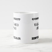 パーソナライズされた誕生日名と年マグ ジャンボコーヒーマグカップ (正面)