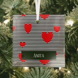 パーソナライズされた赤いハートストライプ ガラスオーナメント