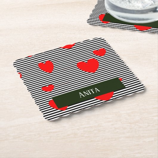 パーソナライズされた赤いハートストライプ ペーパーコースター (アングル)