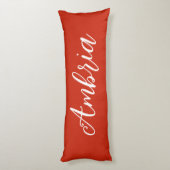 パーソナライズされた赤と白ストライプ ボディピロー (裏面 (縦))