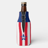 パーソナライズされた赤白青スストライプのターズ ボトルクーラー (ボトル裏面)