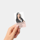 パーソナライズされた赤面ピンクガーリースモダンスタッフ バッジ (Handheld)