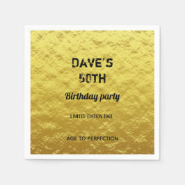 パーソナライズされた金ゴールド50th誕生日パーティーペーパーナプキン スタンダードカクテルナプキン