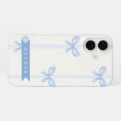 パーソナライズされた青いリボンのコケッティーな名前の美学 iPhone 16ケース (裏面横)