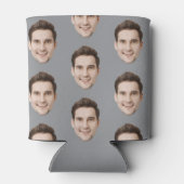 パーソナライズされた顔の誕生日プレゼント バチェラーパーティー 缶クーラー (裏面)