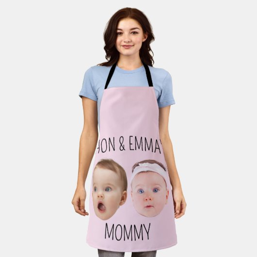 パーソナライズされた顔フォトキッズ母の日の贈り物 エプロン (着用した状態)