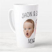 パーソナライズされた顔フォトキッズ母の日の贈り物 カフェラテマグ (左アングル)