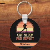 パーソナライズされた食べ走スリープリピートレトロアスリート キーホルダー (正面)